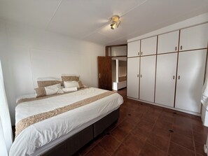 1 bedroom, iron/ironing board, Internet