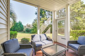Terrace/patio - 3 Mi to Surfside Beach! 1st-Floor End Unit w/ Pool (Surfside Beach)