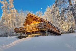 Exterior - Explore Fairbanks! Authentic Log Cabin w/ Views (Fairbanks)