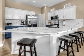 Fridge, microwave, oven, stovetop - Lakefront Home w/ Mountain Views • Walk to Shops (Sparks)