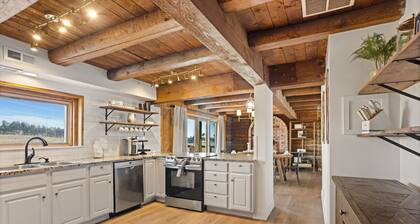 Luxury Log Home Game Room MTN Views King Beds