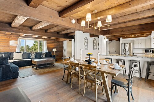 Luxury Log Home Game Room MTN Views King Beds