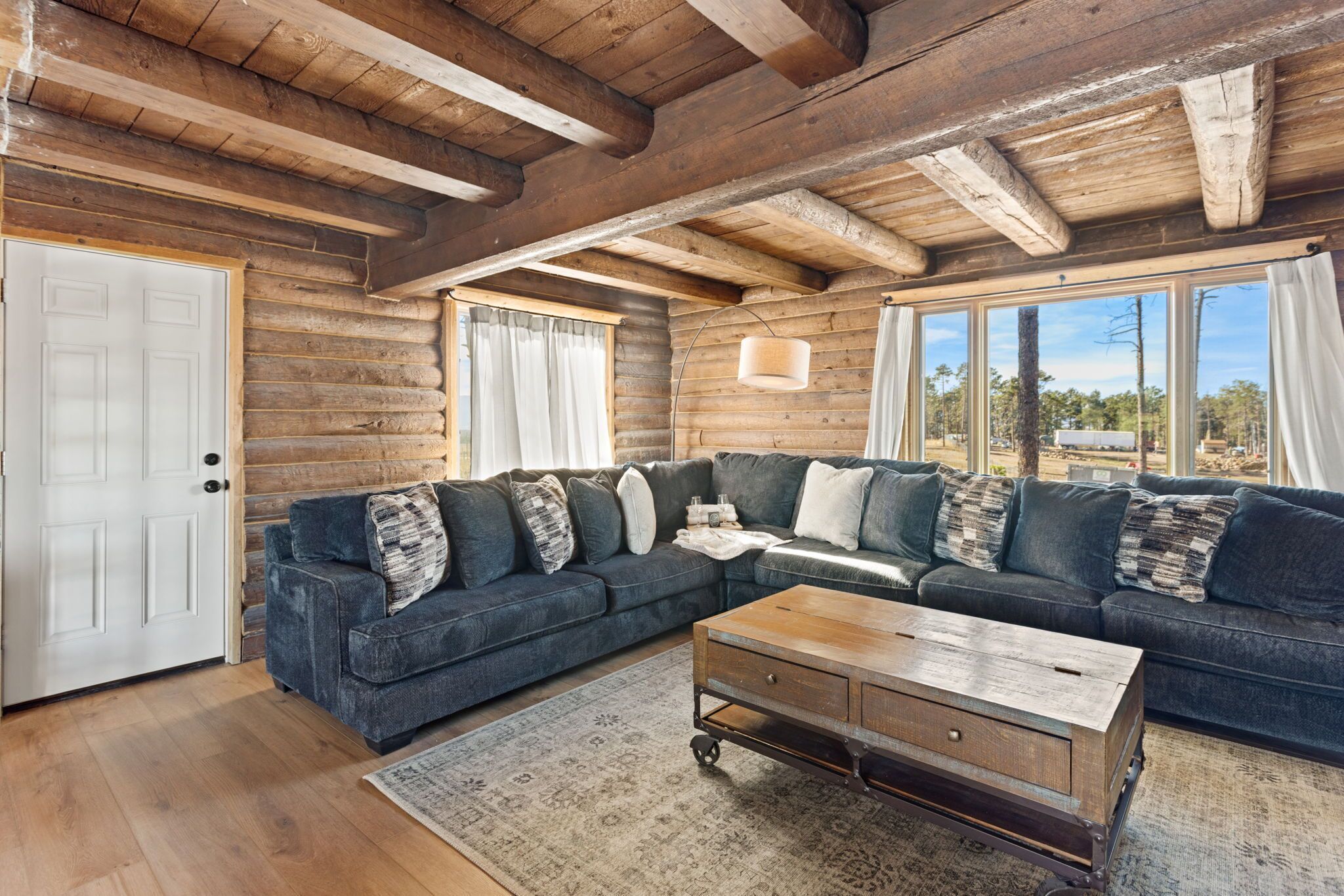 智能电视、桌上足球、乒乓球