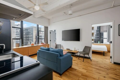 Your NYC Adventure Starts Here | Chic Apartment Near Landmarks & Eats