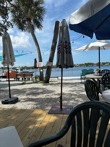 Lake House in Holiday, FL - 10 minute drive to the beach!