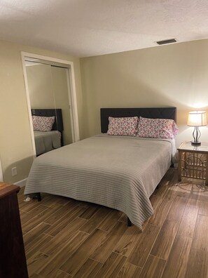 3 bedrooms, desk, iron/ironing board, WiFi