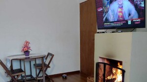 Apartment, City View | Living area - Suite buquê de noiva e suíte Camélia  (Monte Verde)