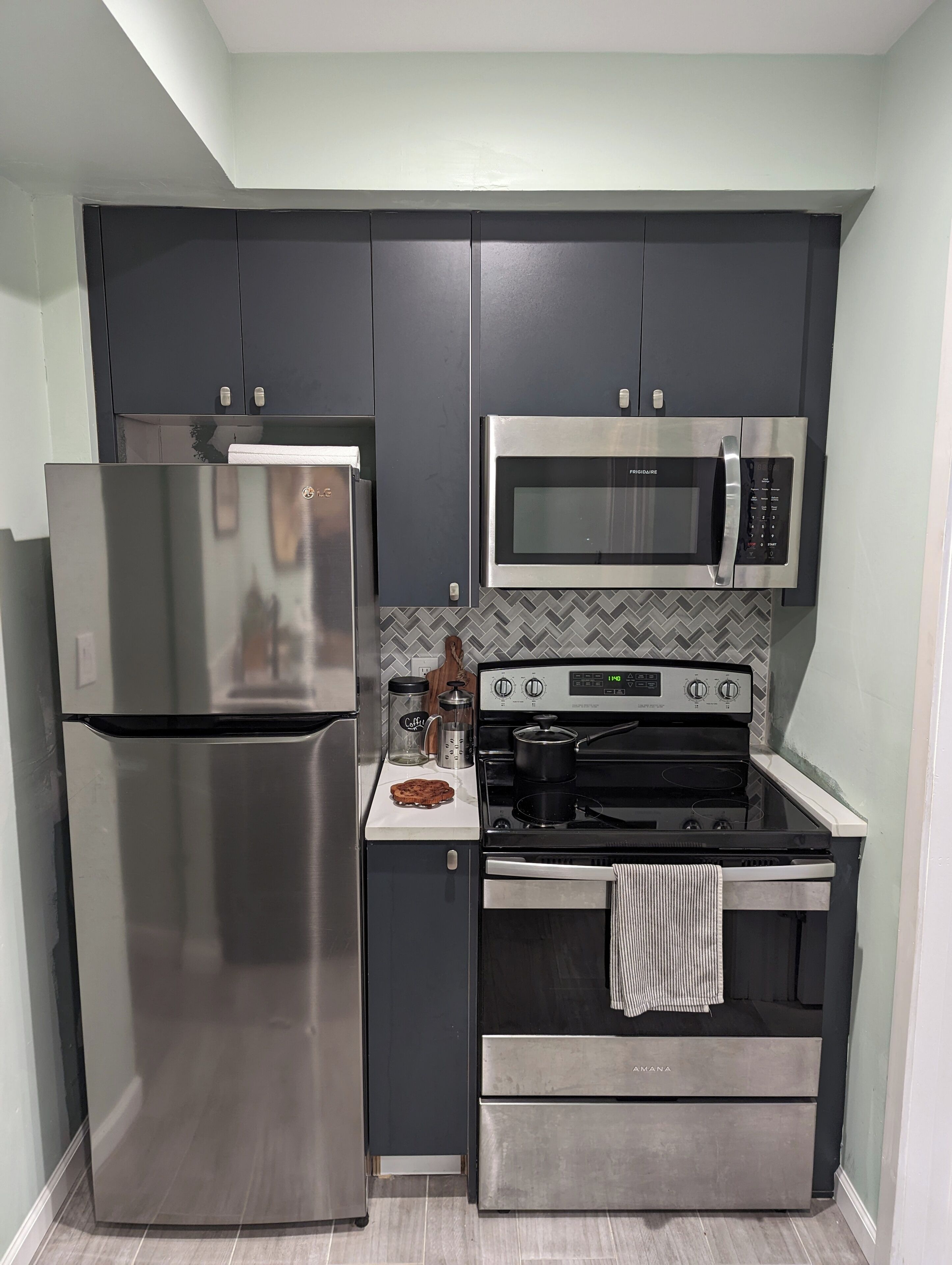 Microwave, oven, stovetop, dishwasher