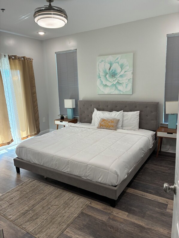 1 habitación, tabla de planchar con plancha, wifi y ropa de cama