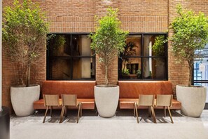 المنشأة من الداخل