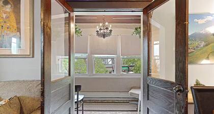 Huge 5BR Historic Home•Town Center