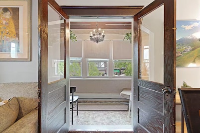 Huge 5BR Historic Home•Town Center