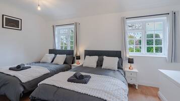 3 bedrooms, WiFi, bed sheets, wheelchair access