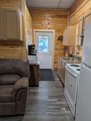 Golden Walleye Getaway. Close to local attractions & lots of off street parking