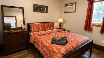 1 bedroom, iron/ironing board, WiFi (free), bed sheets