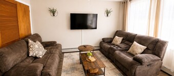Cozy 1BR End Cottage W/D • Parking •Walk to Train