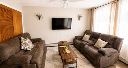 Cozy 1BR End Cottage W/D • Parking •Walk to Train