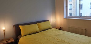 2 عدّة غرف نوم ومكواة/لوح كي وواي فاي