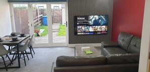 Interior - Oatlands Oasis/FREE Parking/2 Minutes from M74 (Glasgow)