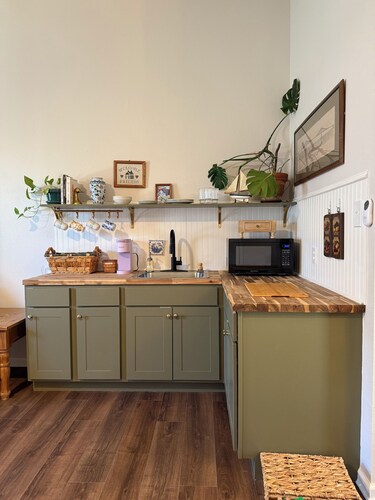 Blue Bonnet Cottage - A Quiet Waco Getaway