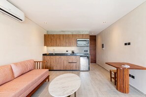 TV - Apartment with terrace and Jacuzzi 5 min from the beach (Tulum)