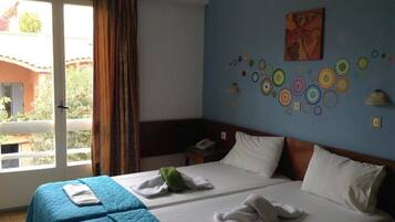 Double Room | Desk, free WiFi