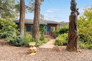 Exterior - Romantic Getaway-Renovated. Creekfront. Swimming Hole Hike. Hot Tub. Views! (Sedona)