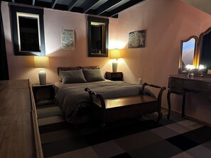 1 bedroom, bed sheets