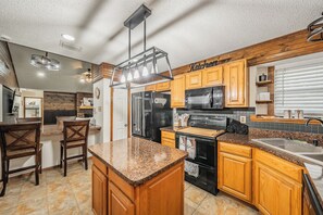 Mikroaaltouuni, uuni, liesi, astianpesukone