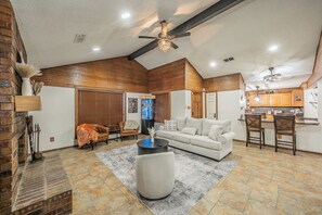 TV, fireplace