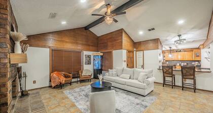 Spacious Getaway w/ Private Pool-SLEEPS 15 -Pet Friendly -Close To Everything