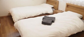 Western-style house for families and groups