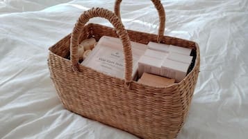 Bathroom amenities