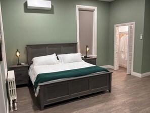 1 habitación, tabla de planchar con plancha, wifi gratis y ropa de cama