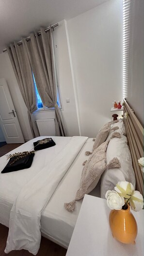 遮光カーテン、WiFi (無料)