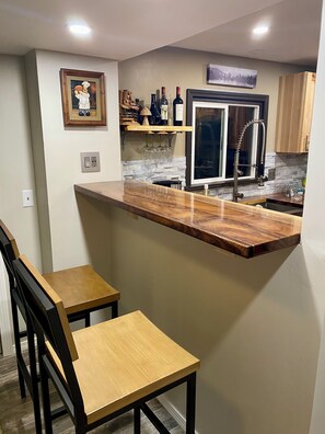 Fridge, microwave, oven, stovetop - Charming 3-bedroom house overlooking Otsego Lake in Gaylord wih Sunset Views! (Gaylord)