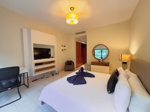 3 chambres, fer et planche à repasser, Wi-Fi, draps fournis
