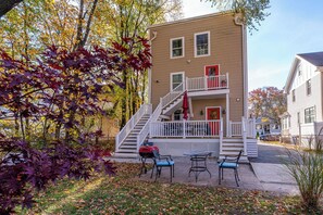 Exterior - Convenient 3-bedroom stay for families or groups of 5-6 near Newark (Roselle)