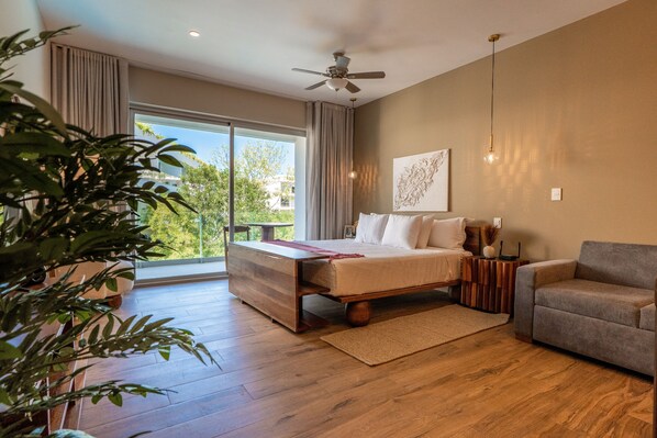 مكواة/لوح كي وخدمة الإنترنت وملاءات أسرّة