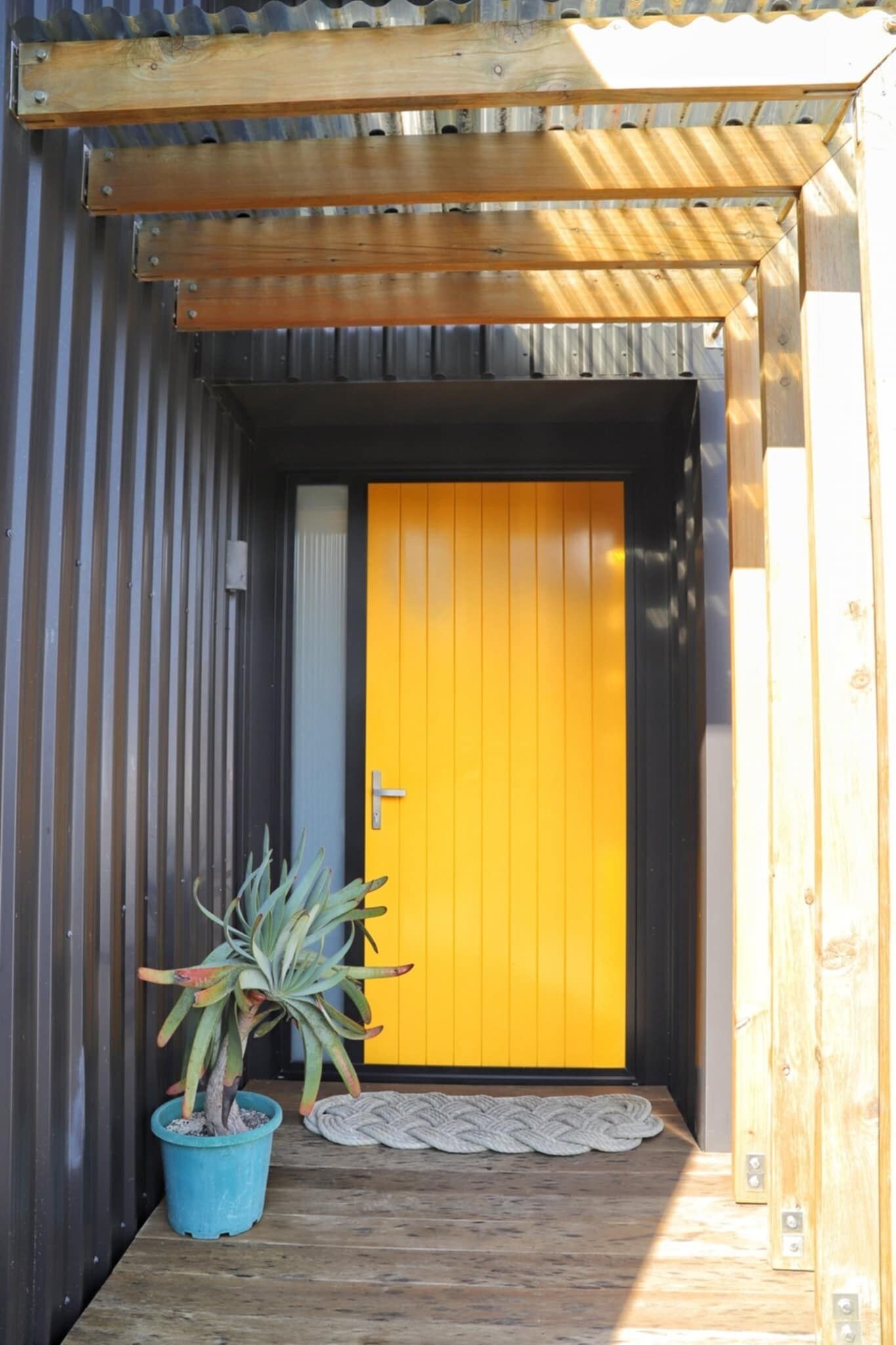 تفاصيل الفندق من الخارج