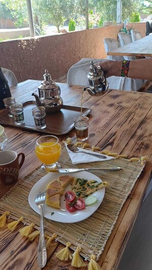 Desayuno bufé gratuito y diario
