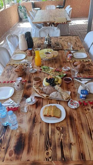 Desayuno bufé gratuito y diario