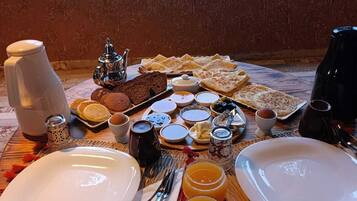 Desayuno bufé gratuito y diario