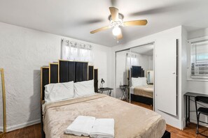 2 Schlafzimmer, Schreibtisch, Bügeleisen/Bügelbrett, WLAN