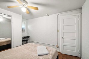 2 chambres, fer et planche à repasser, Wi-Fi gratuit, draps fournis