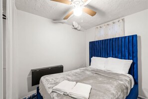 2 bedrooms, desk, iron/ironing board, WiFi - Affordable Lux Stay10min to DC&Clean,sleep6 (Takoma Park)