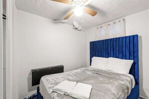 2 chambres, fer et planche à repasser, Wi-Fi gratuit, draps fournis