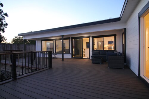 Newly remodeled cottage on the Sacramento River in Rio Vista