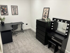 Interior - The Baglan Bungalow - Open Plan 85" TV (Port Talbot)