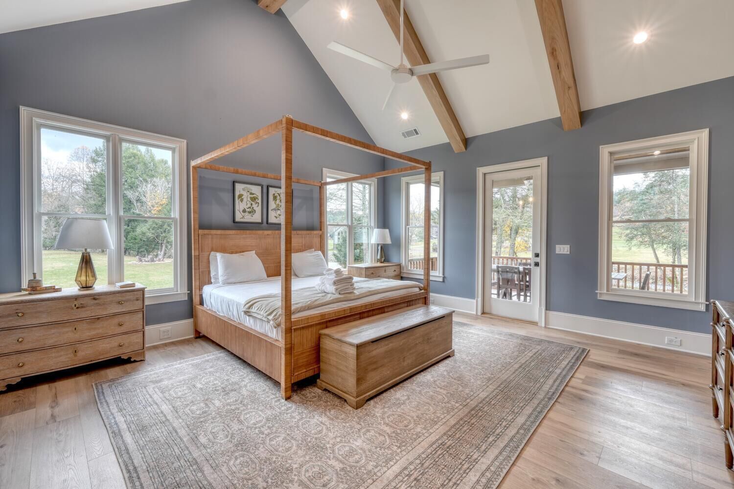 4 habitaciones, escritorio, wifi gratis y ropa de cama 